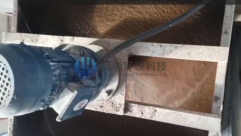 廣西仙鶴新材料丨低壓+高壓帶式污泥脫水機(jī)，干度達(dá)45%